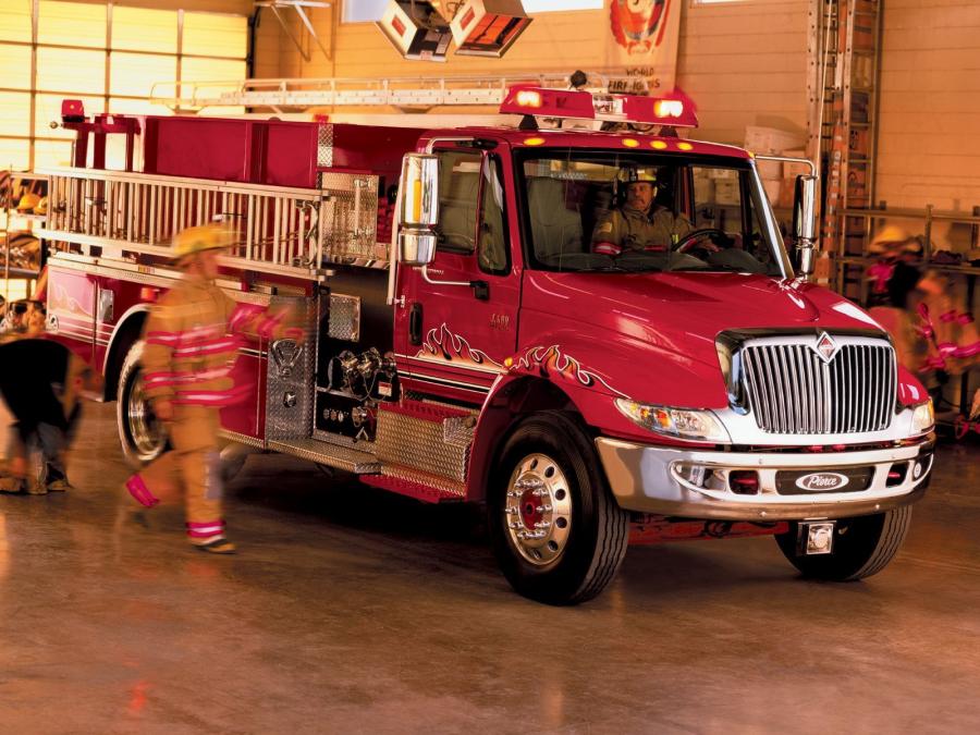  International DuraStar 4400 Firetruck by Pierce 2002 года  (фото 2 из 2)
